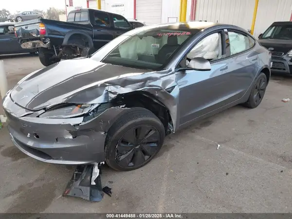 5YJ3E1EBXSF912475 2025 TESLA MODEL 3 - Image 2