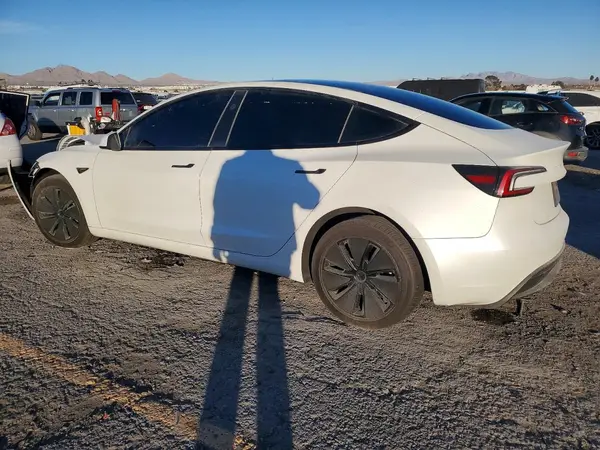 5YJ3E1EBXSF938526 2025 TESLA MODEL 3 - Image 2