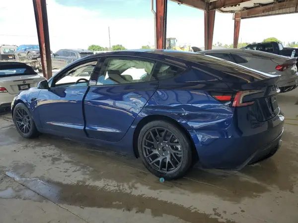5YJ3E1EBXSF941345 2025 TESLA MODEL 3 - Image 2