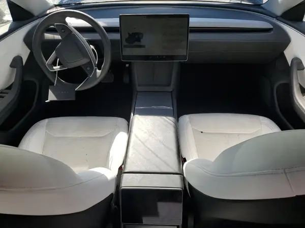 5YJ3E1EBXSF950420 2025 TESLA MODEL 3 - Image 8