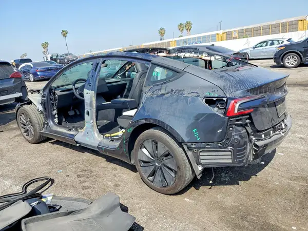 5YJ3E1EBXSF960879 2025 TESLA MODEL 3 - Image 2