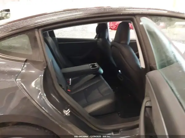 5YJ3E1EBXSF967346 2025 TESLA MODEL 3 - Image 8