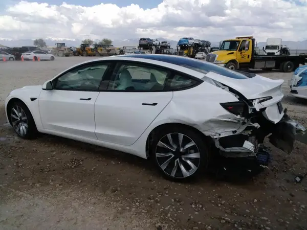 5YJ3E1EBXSF968724 2025 TESLA MODEL 3 - Image 2