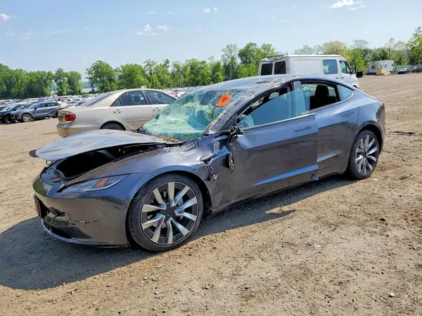 5YJ3E1EBXSF984129 2025 TESLA MODEL 3 - Image 1