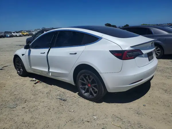 5YJ3E1EC0LF602006 2020 TESLA MODEL 3 - Image 2
