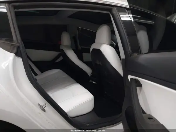 5YJ3E1EC0LF742900 2020 TESLA MODEL 3 - Image 8