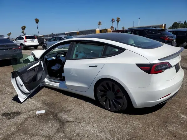 5YJ3E1EC0MF064182 2021 TESLA MODEL 3 - Image 2