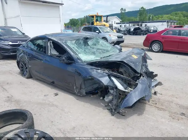 5YJ3E1EC0NF174232 2022 TESLA MODEL 3 - Image 1