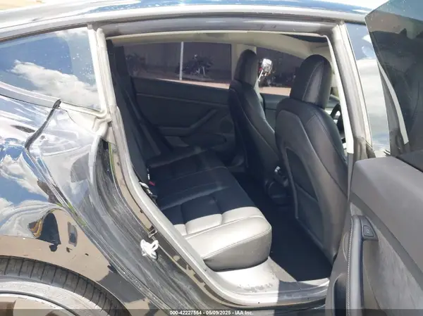 5YJ3E1EC0NF195615 2022 TESLA MODEL 3 - Image 8