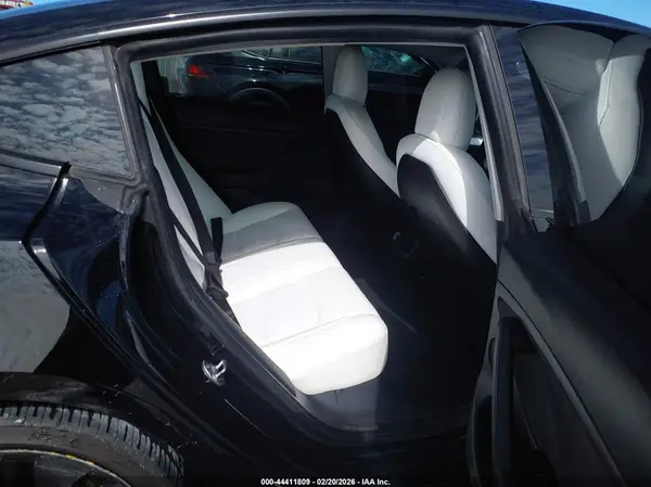 5YJ3E1EC0NF324808 2022 TESLA MODEL 3 - Image 8