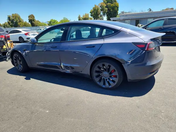 5YJ3E1EC0PF398474 2023 TESLA MODEL 3 - Image 2