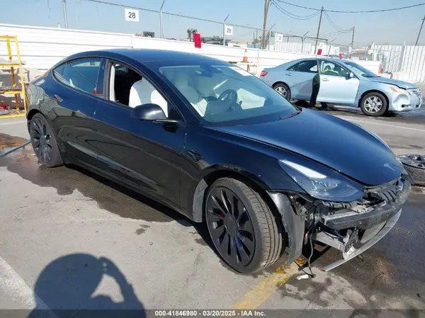 5YJ3E1EC0PF461301 2023 TESLA MODEL 3 - Image 1