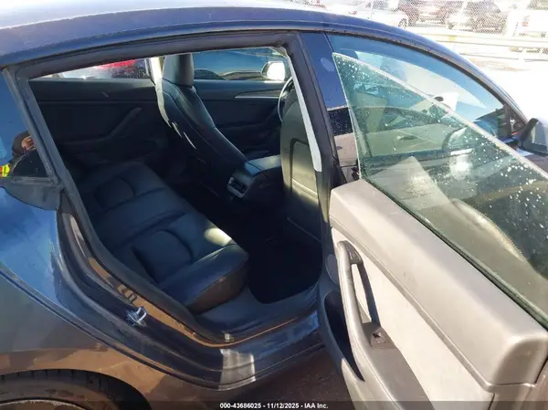 5YJ3E1EC0PF488692 2023 TESLA MODEL 3 - Image 8