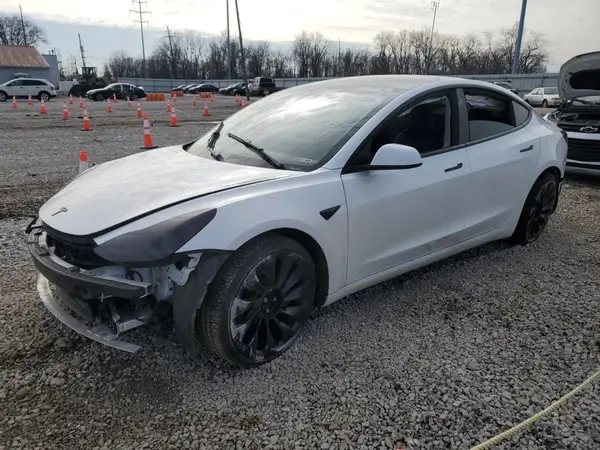 5YJ3E1EC0PF563052 2023 TESLA MODEL 3 - Image 1