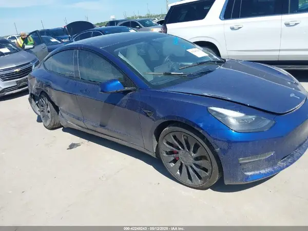5YJ3E1EC0PF579218 2023 TESLA MODEL 3 - Image 1