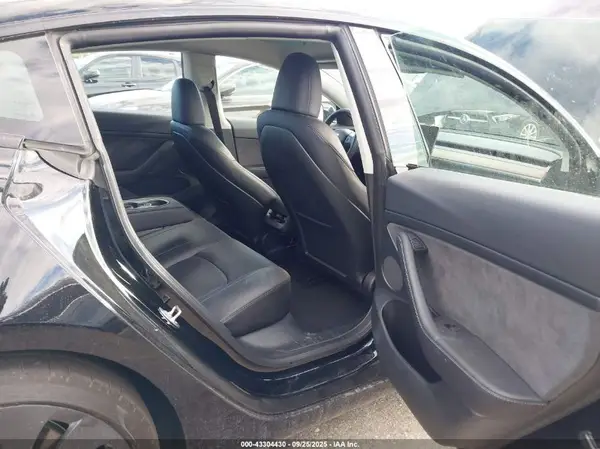 5YJ3E1EC0PF633603 2023 TESLA MODEL 3 - Image 8