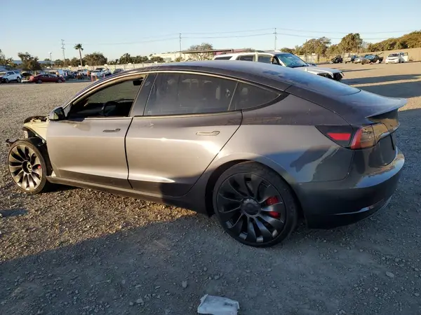 5YJ3E1EC0PF636632 2023 TESLA MODEL 3 - Image 2