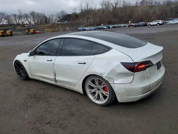 5YJ3E1EC1LF715057 2020 TESLA MODEL 3 - Image 2