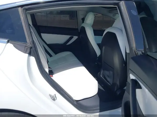 5YJ3E1EC1LF719240 2020 TESLA MODEL 3 - Image 8