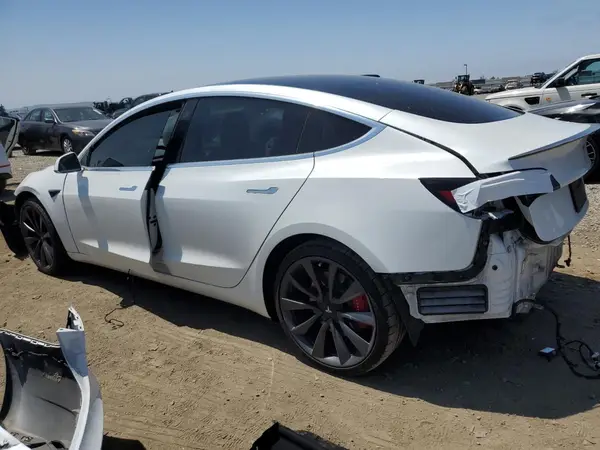 5YJ3E1EC1LF736281 2020 TESLA MODEL 3 - Image 2