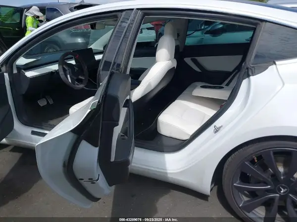 5YJ3E1EC1LF784668 2020 TESLA MODEL 3 - Image 8