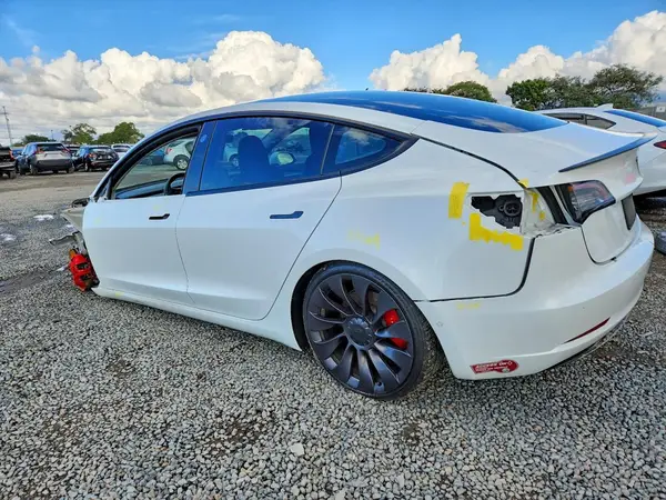 5YJ3E1EC1MF001589 2021 TESLA MODEL 3 - Image 2