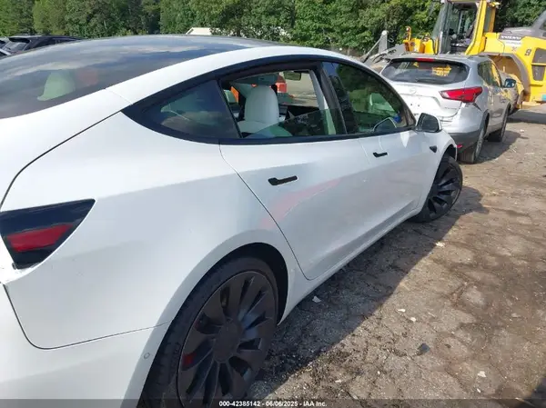 5YJ3E1EC1MF013435 2021 TESLA MODEL 3 - Image 8
