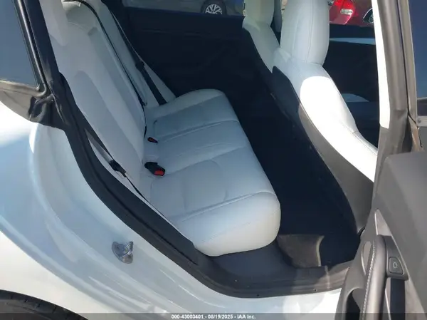 5YJ3E1EC1NF111950 2022 TESLA MODEL 3 - Image 8