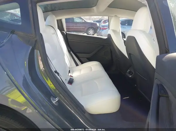 5YJ3E1EC1NF261525 2022 TESLA MODEL 3 - Image 8