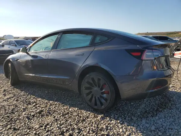 5YJ3E1EC1PF495943 2023 TESLA MODEL 3 - Image 2