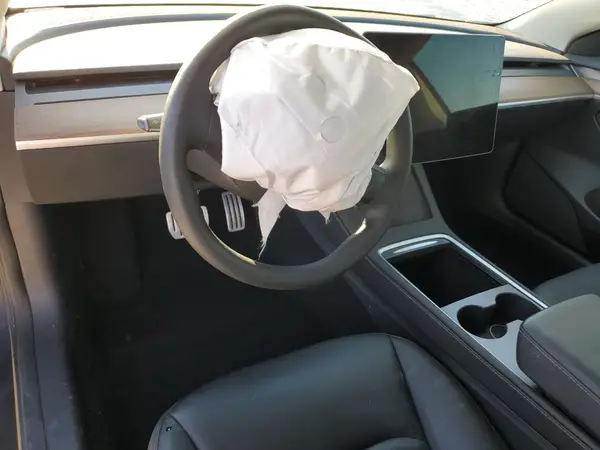 5YJ3E1EC1PF495943 2023 TESLA MODEL 3 - Image 8
