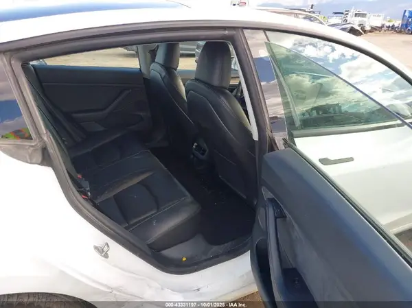 5YJ3E1EC1PF560645 2023 TESLA MODEL 3 - Image 8