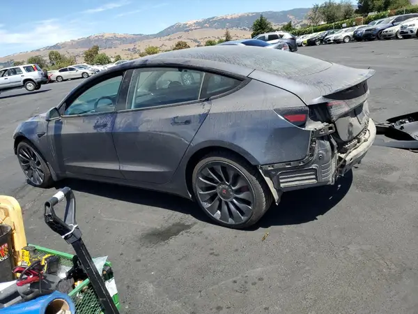 5YJ3E1EC1PF592298 2023 TESLA MODEL 3 - Image 2