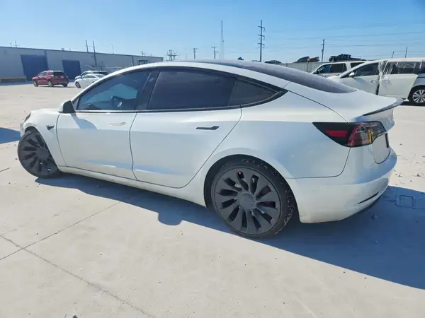 5YJ3E1EC1PF605583 2023 TESLA MODEL 3 - Image 2