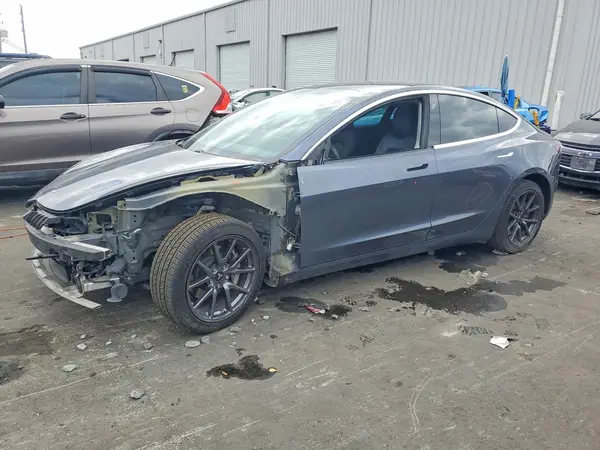 5YJ3E1EC2LF601651 2020 TESLA MODEL 3 - Image 1