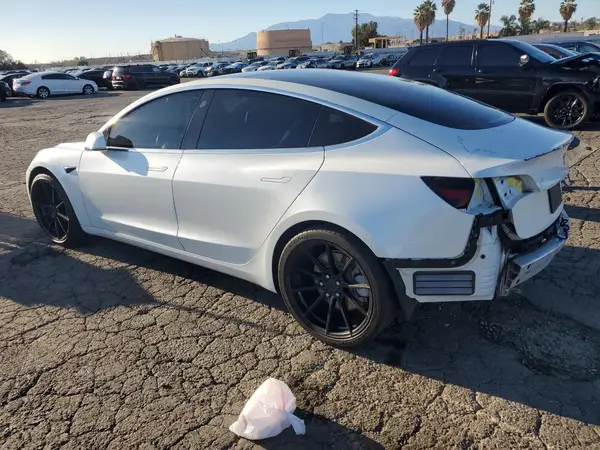 5YJ3E1EC2LF627652 2020 TESLA MODEL 3 - Image 2