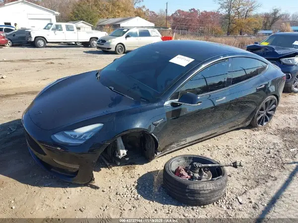 5YJ3E1EC2LF714385 2020 TESLA MODEL 3 - Image 2