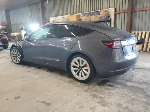 5YJ3E1EC2MF001665 2021 TESLA MODEL 3 - Image 2