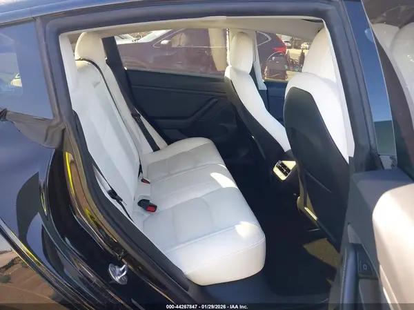 5YJ3E1EC2MF980880 2021 TESLA MODEL 3 - Image 8