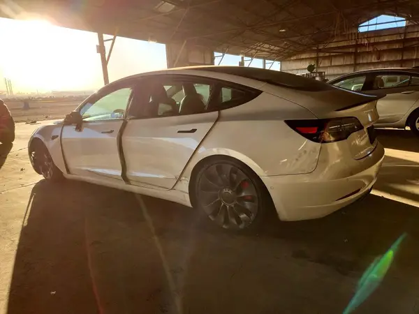 5YJ3E1EC2MF995766 2021 TESLA MODEL 3 - Image 2