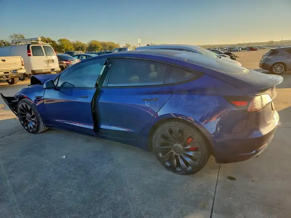 5YJ3E1EC2NF103887 2022 TESLA MODEL 3 - Image 2