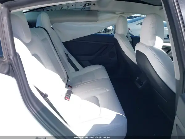 5YJ3E1EC2NF123525 2022 TESLA MODEL 3 - Image 8