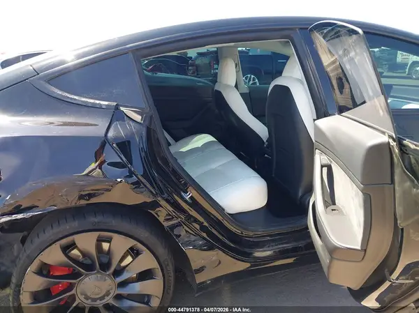 5YJ3E1EC2NF138610 2022 TESLA MODEL 3 - Image 8