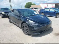 5YJ3E1EC2NF275885 2022 TESLA MODEL 3
