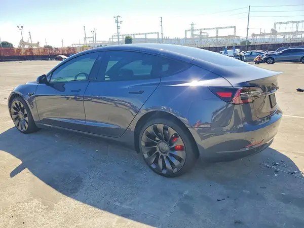 5YJ3E1EC2PF398914 2023 TESLA MODEL 3 - Image 2