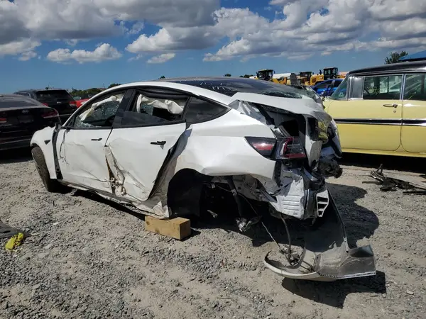 5YJ3E1EC2PF503886 2023 TESLA MODEL 3 - Image 2