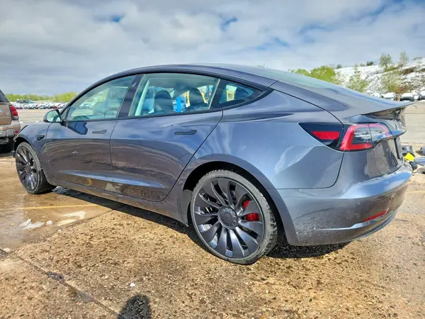 5YJ3E1EC2PF636941 2023 TESLA MODEL 3 - Image 2