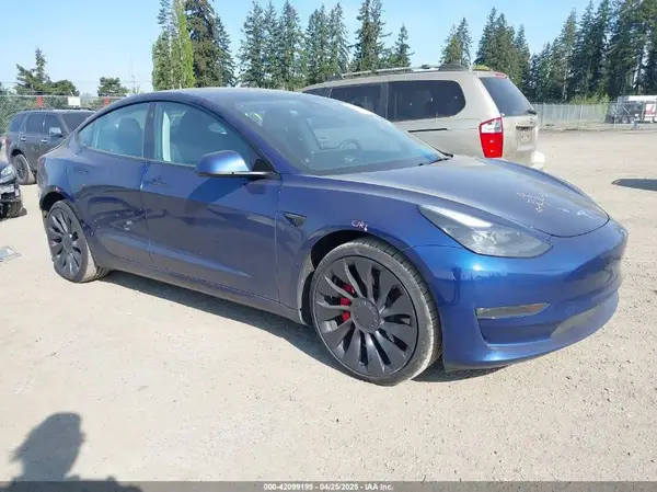 5YJ3E1EC2PF679613 2023 TESLA MODEL 3 - Image 1