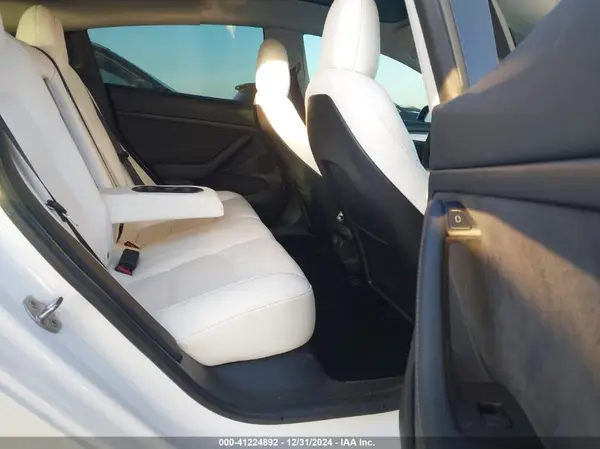 5YJ3E1EC3MF000881 2021 TESLA MODEL 3 - Image 8