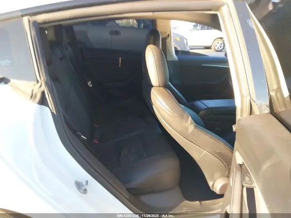 5YJ3E1EC3MF001528 2021 TESLA MODEL 3 - Image 8
